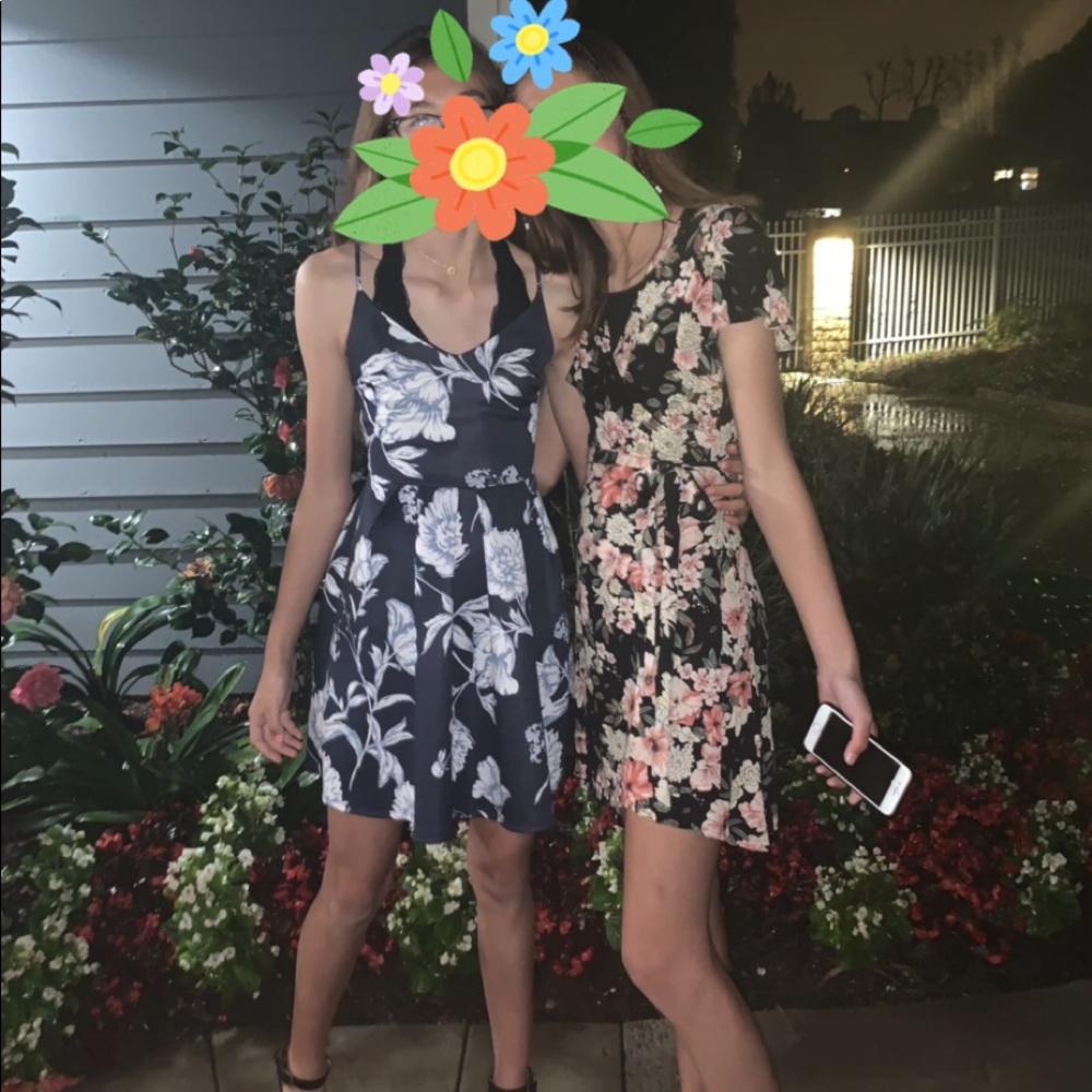 Super cute navy floral dress.